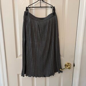 Elegant Gray Pleated Skirt